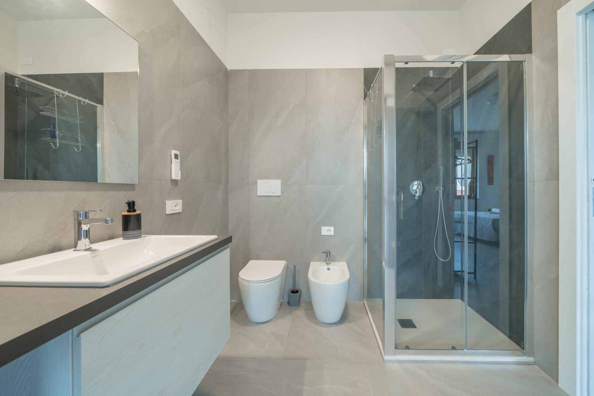 Einstein - Modern Apartment With Balcony Somma Lombardo Exterior foto
